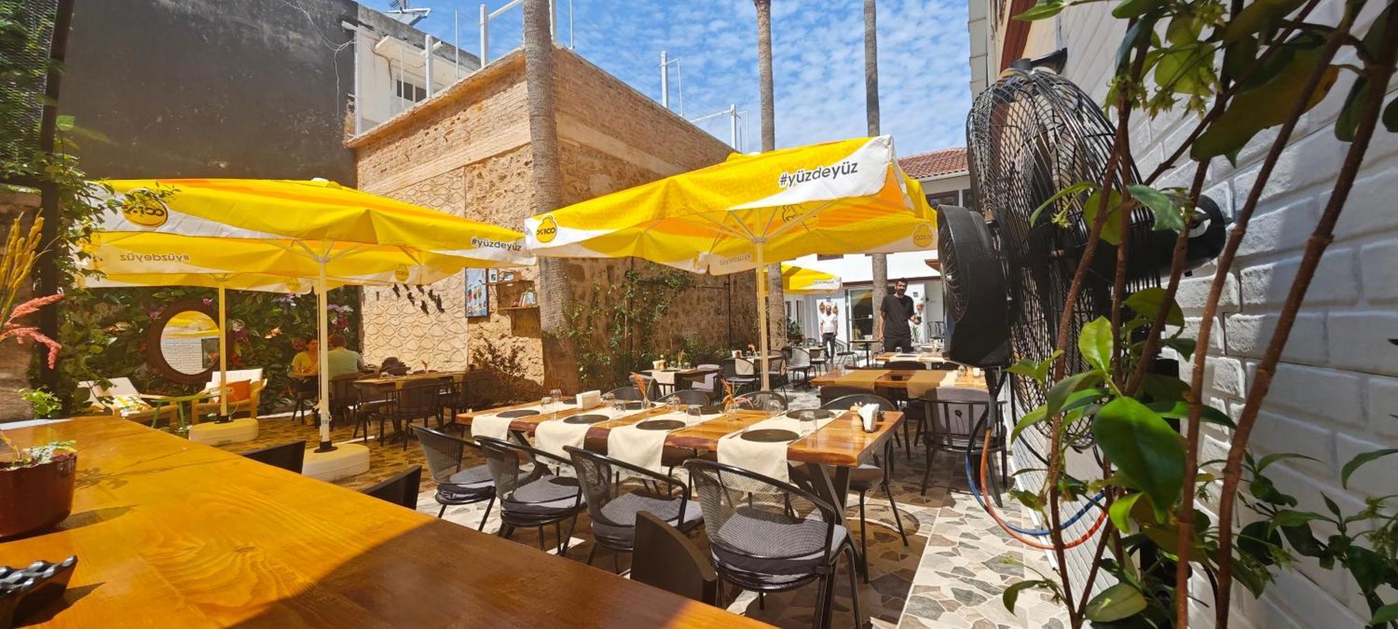 מלון Grand Erken 3*